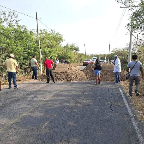 ¡BLOQUEAN ACCESO A MANDINGA Y MATOZA!