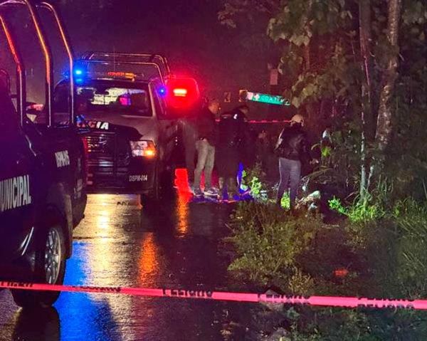 ¡INVESTIGAN CRIMEN DE EX CONVICTO EN CARRETERA DE COATEPEC!