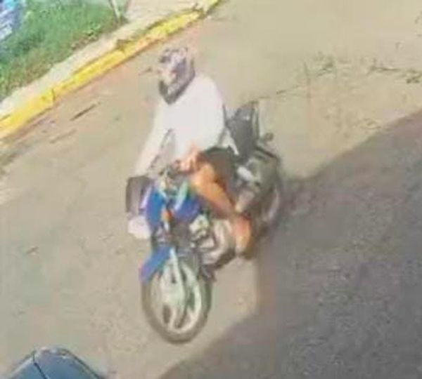 ¡‘MOTO-RATÓN’ CON PISTOLÓN ASALTÓ DOS TIENDAS YEPAS!
