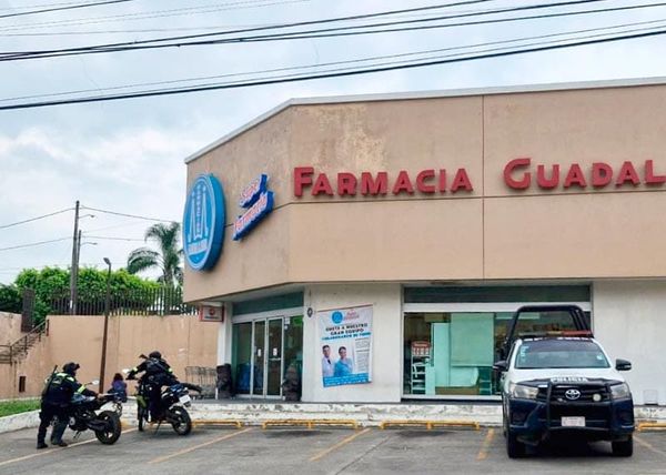 ¡BANDA DE PISTOLEROS ATRACARON FARMACIA GUADALAJARA EN CÓRDOBA!