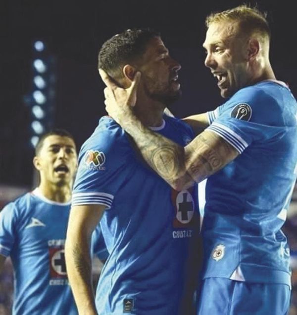 ¡CON PLANTILLA DE LUJO! - CRUZ AZUL EN LA IFC