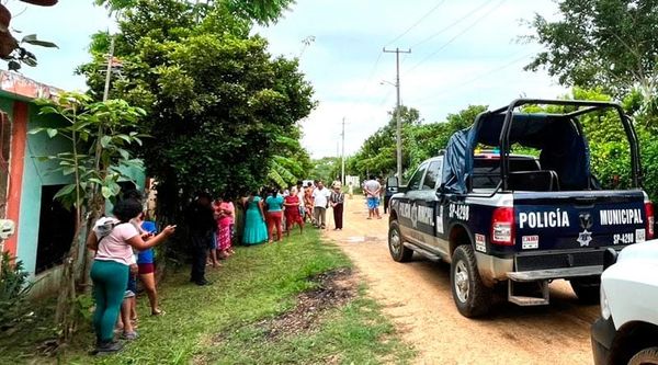 ¡DEGOLLAN A COMERCIANTE! - SU CASA Y TIENDA ESTABAN EN DESORDEN Y AL PARECER SE TRATO DE UN ROBO