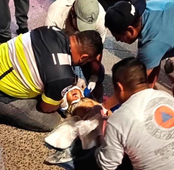 ¡ENCONTRONAZO MORTAL! - NIÑO DE 2 AÑOS Y SU PAPÁ MUEREN DESPÚES DE CHOCAR DE FRENTE CONTRA UN TAXI