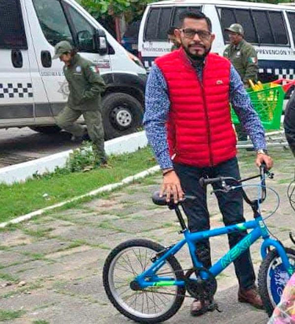 ¡MATAN A EX DIRECTOR DEL PENAL DE TUXPAN! - DOS SUJETOS LE DISPARON A CORTA DISTANCIA CUANDO ESTABA EN SU VEHICULO