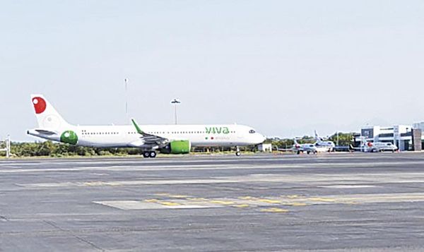 ¡PILOTO MEXICANO SALVA 215 VIDAS! - TRAS FALLA EN AVIÓN DE AEROBUS