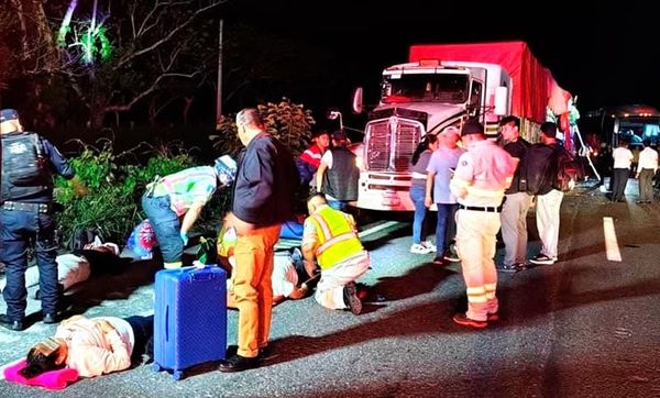 ¡TRAGEDIA EN LA AUTOPISTA! - CONDUCTOR SE QUEDO DORMIDO Y ADO CHOCO CONTRA TRACTOCAMIÓN
