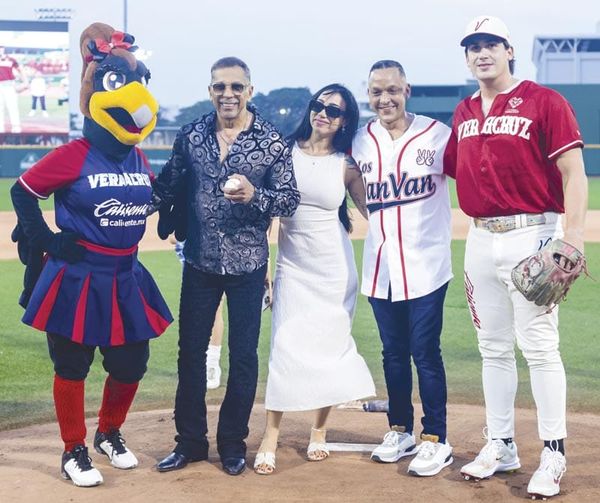 ¡ALBERTO BARROS Y VAN VAN LANZAN PRIMERA BOLA EN EL “BETO AVILA”!