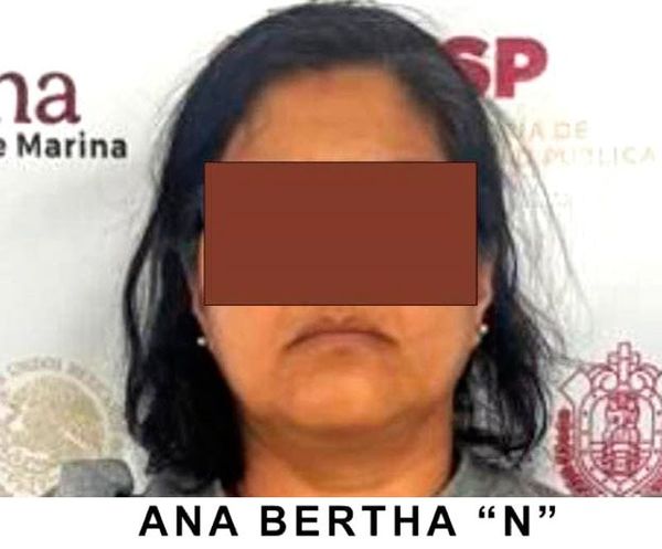 ¡DETIENEN A ANA BERTHA POR AMPUTAR EL DEDO DE UNA MORDIDA A OTRA MUJER!