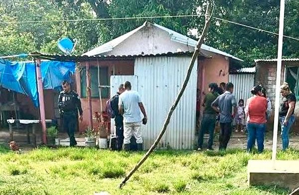 ¡PESCADOR PIERDE LA VIDA POR UN RAYO! - EL IMPACTO PARTIO LA ESTRUCTURA METALICA DE UNA ANTENA Y CAYO ENCIMA DE ESTE CUANDO SE REFUGIABA DE LA TORMENTA