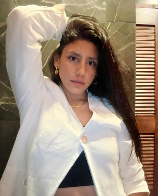 MUY GUAPA YARELY...