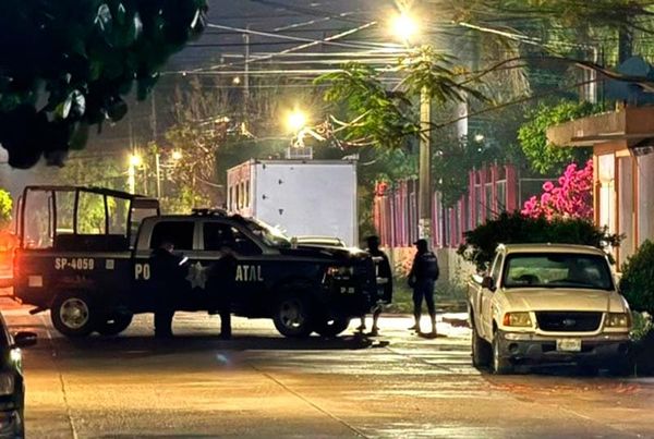 ¡RESCATAN A VÍCTIMA DE SECUESTRO EN POZA RICA! - EN EL OPERATIVO HUBO CUATRO DETENIDOS Y ASEGURARON UN AUTO NISSAN