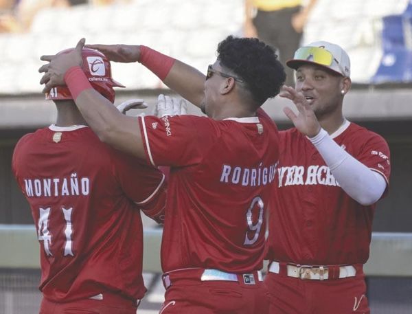 ¡EL ÁGUILA EVITA LA LIMPIA ANTE TIGRES!