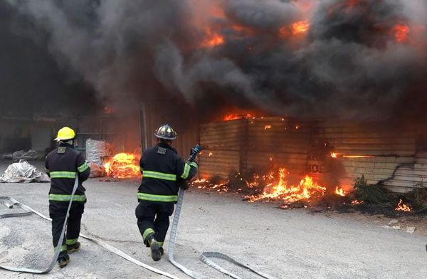 ¡ARDE RECICLADORA EN LA RENACIMIENTO!