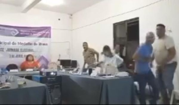 ¡ASALTAN OFICINA DEL OPLE EN MEDELLÍN!