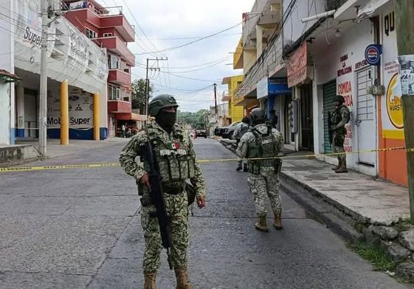 ¡ATACAN CON GRANADAS! - *Se los lanzan a negocios  *Hay alerta general