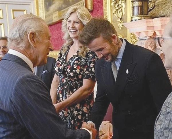¡DAVID BECKHAM ES NOMBRADO CABALLERO POR EL REY CARLOS III!