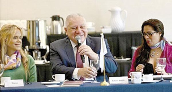 ¡MOLLINEDO DICE QUE REGRESÓ A LAS ADUANAS Y TODO ESTABA DE CABEXZA!