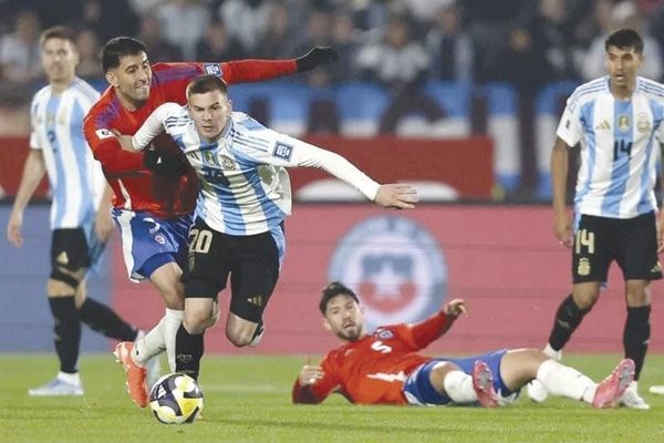 ¡ARGENTINA ALEJA MÁS A CHILE DEL MUNDIAL!
