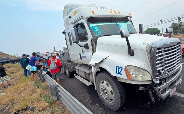 ¡‘CARRITOS CHOCONES’ EN LA AUTOPISTA A CARDEL!