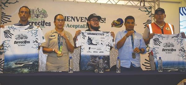 ¡PRESENTARON AGUAS ABIERTAS POR LOS ARRECIFES VERACRUZANOS!