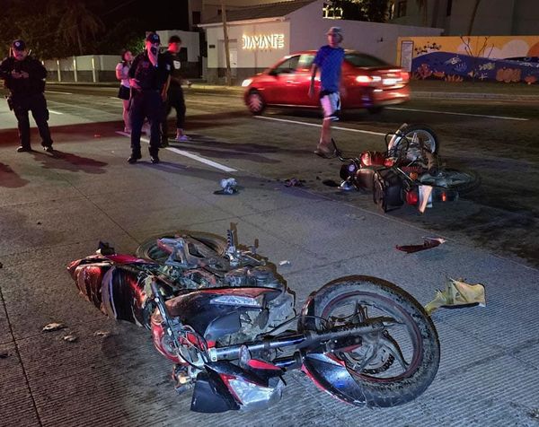 ¡TRES HERIDOS EN CHOQUE DE MOTOS EN BOCA DEL RÍO!