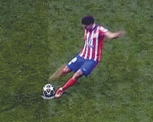 ¡IFAB CAMBIA LA REGLA DEL PENAL EN CASO DE UN DOBLE TOQUE!