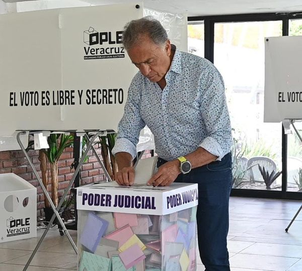 ¡YUNES VINO A VOTAR!