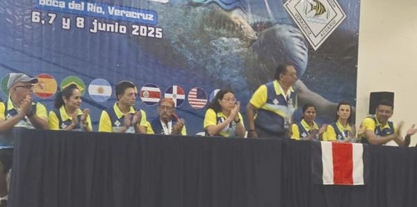 ¡ARRANCO LA CLINICA INTERNACIONAL DE NATACION!