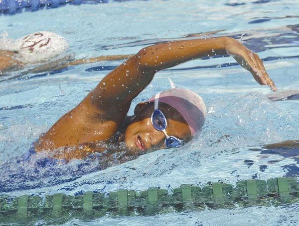 ¡KARLA VIDAL AL MUNDIAL JUNIOR DE NATACIÓN RUMANIA!