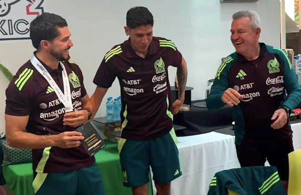 QUEDAN FUERA! 'Chucky' Lozano y Henry Martín