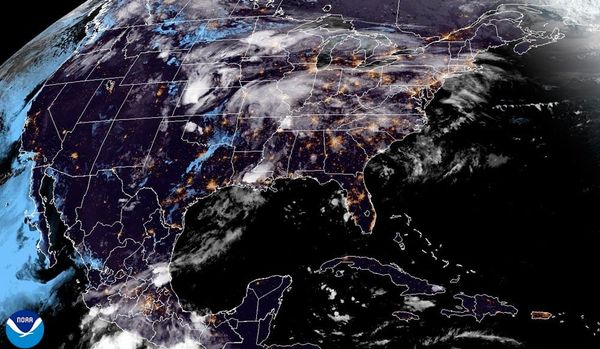 ¡NUBLADÓN Y BOCHORNO EN EL DÍA; LLUVIAS EN LA NOCHE! - *SIGUE ACTIVO EL ORIENTE DEL PACÍFICO