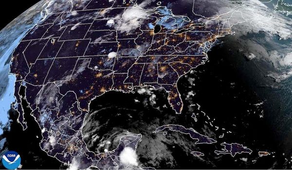 ¡SE NOS VIENE UN DISTURBIO AL GOLFO! - *LLUEVE, RELAMPAGUEA Y CON RACHAS DEL NORTE.
