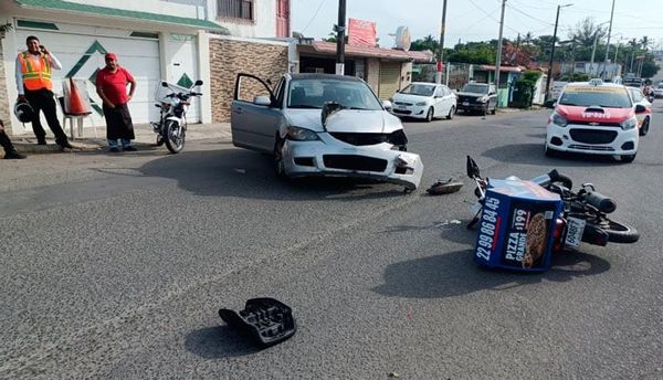 ¡MOTO-REPARTIDOR HERIDO EN ‘TORTAZO’ EN RÍO MEDIO!