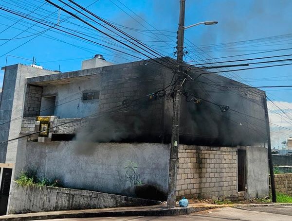 ¡SE QUEMÓ VIVIENDA ABANDONADA EN BOCA DEL RÍO!