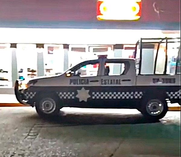 ¡SOLITARIO HAMPÓN ROBÓ DINERO Y MERCANCÍA DE TIENDA OXXO!