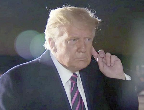 ¡REVÉS A TRUMP!