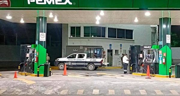 ¡‘RATAS’ MOTORIZADAS ATRACAN GASOLINERA EN PLAYA LINDA! - SACARON UNA PISTOLA Y ENCAÑONARON A LOS DESPACHADORES