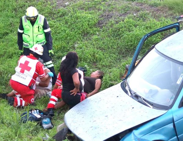 ¡VUELCAN EN LA AUTOPISTA Y YA NO LLEGARON AL BAILE DE JUNIORS KLAN!