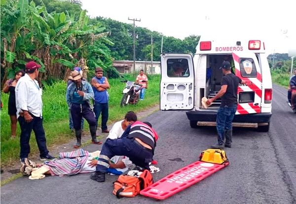 ¡DOS JOVENCITAS HERIDAS EN DERRAPÓN CARRETERO!