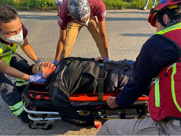 ¡MUERE REPARTIDOR Y RESCATISTA AL IMPACTARSE CONTRA UNA TOLVA!