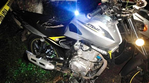 ¡MOTOCICLISTA PERDIÓ LA VIDA EN UNA CURVA!