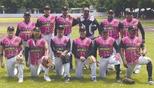 ¡PANZERS APALEA 8-0 A POLLOS, HABRÁ TERCER JUEGO!