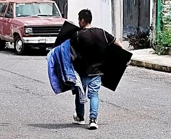 “JAULAZO” A RESIDENCIA EN UN FRACCIONAMIENTO EN CÓRDOBA -  ¡SE ROBÓ UN PANTALLÓN!