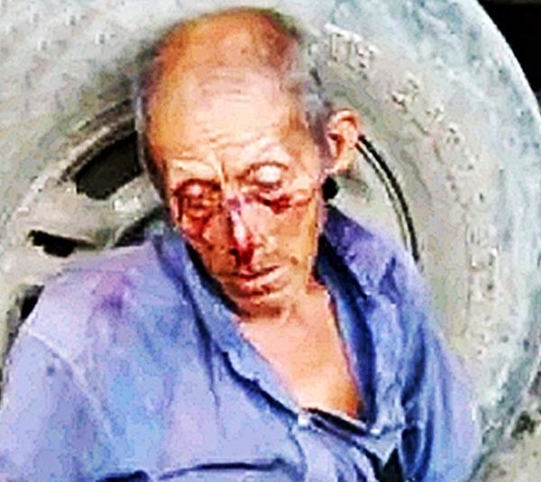 ¡HIJO BORRACHO LE DA GOLPIZA A SU PAPÁ DE 70 AÑOS!