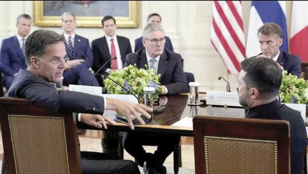 ¡CELEBRAN "BOFETADA" DE TRUMP A ZELENSKI! - LOS RUSOS POR EL MAPA DE UCRANIA CON LAS ZONAS INVADIDAS