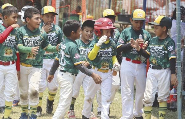 ¡CAMPEONES! - *Atléticos Medellín gana torneo Del Mar