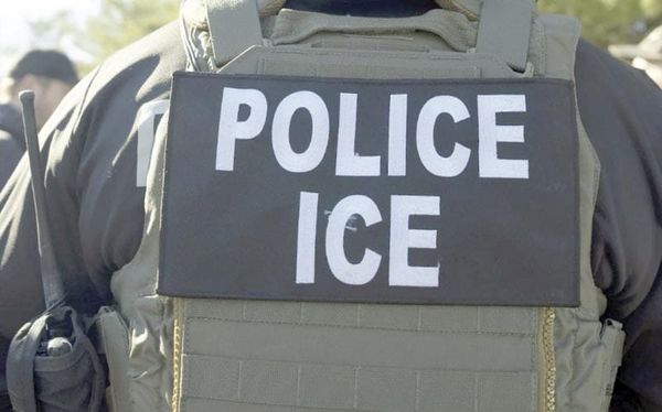 ¡MIGRACIÓN DETIENE A DOS CONTRATISTAS MEXICANOS MIENTRAS COMBATÍAN UN INCENDIO EN WASHINGTON!