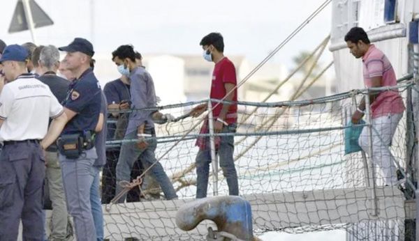 ¡MUEREN 20 MIGRANTES POR UN NAUFRAGIO! - FRENTE A LA ISLA ITALIANA DE LAMPEDUSA