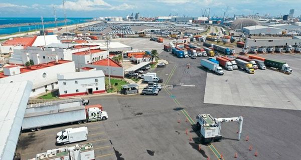 ¡ENCHUFAN A LA ADUANA! - ERA FALLA INTERNA