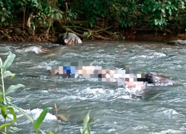 ¡LOCALIZAN CUERPO DE UN PROFESOR FLOTANDO EN EL RÍO!